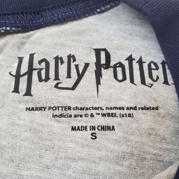 Harry Potter women’s sleepware pajamas top size S - Picture 3 of 4